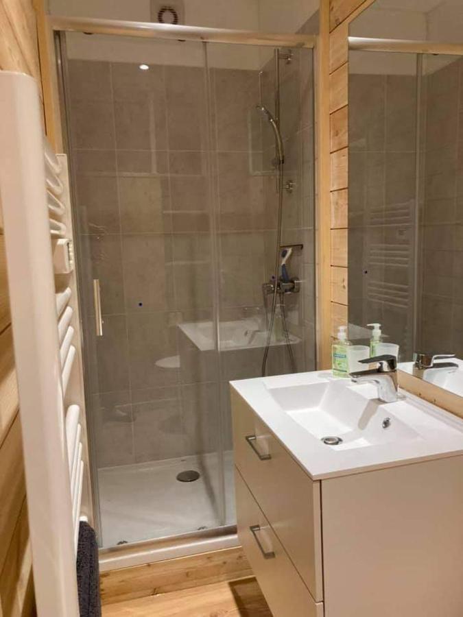 Maglines Apartment Vars  Luaran gambar